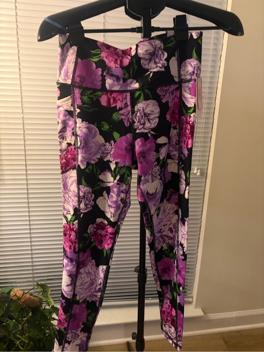 NWT Victoria’s Secret Purple Floral Leggings Sz 10 Yoga Workout Full Length